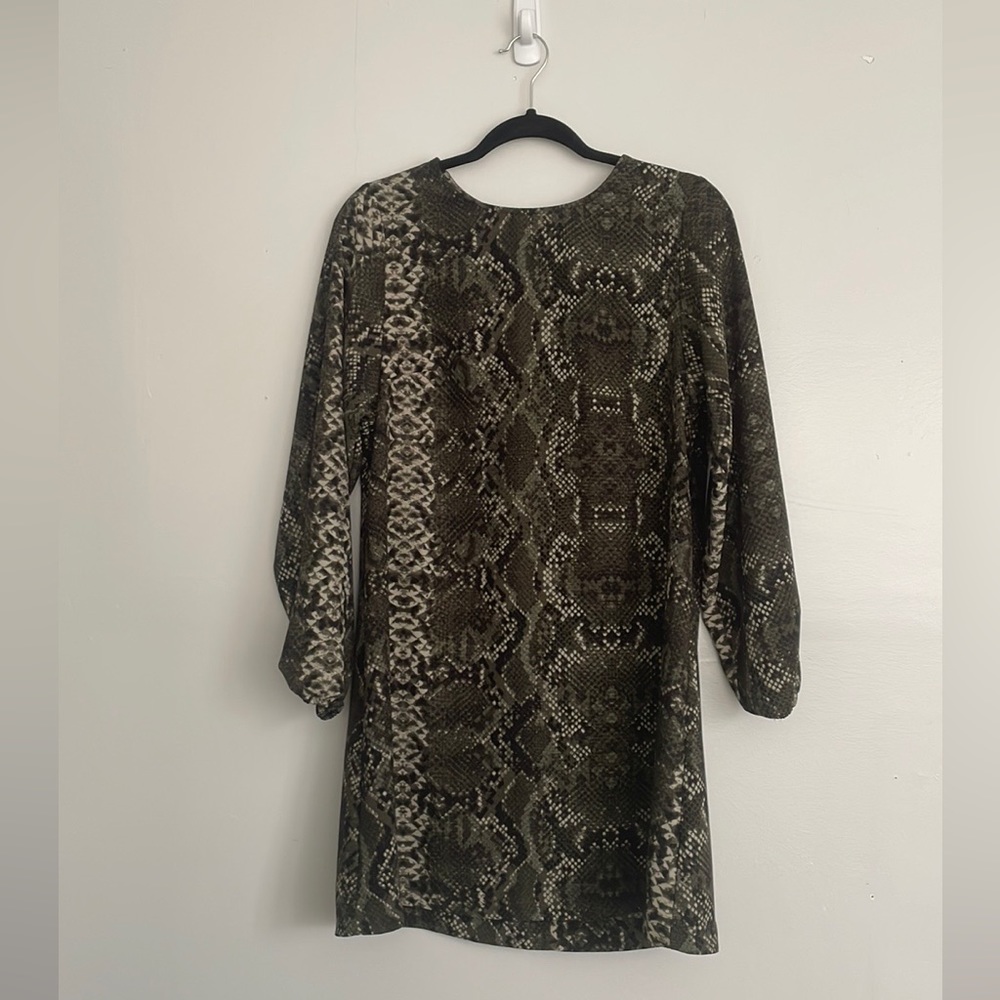 H&M Green Shift Dress Snake Skin Pattern Size 4